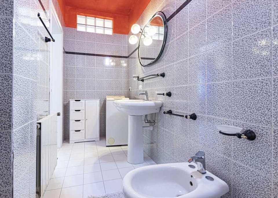 Bathroom-Loft-Elba Island