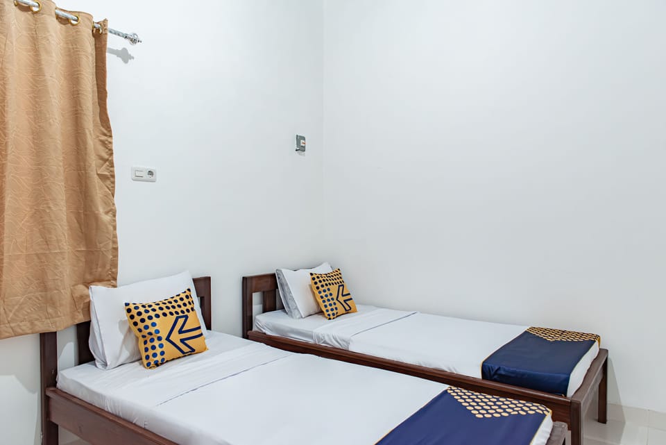 Economy Twin Room | WiFi (free), bed sheets