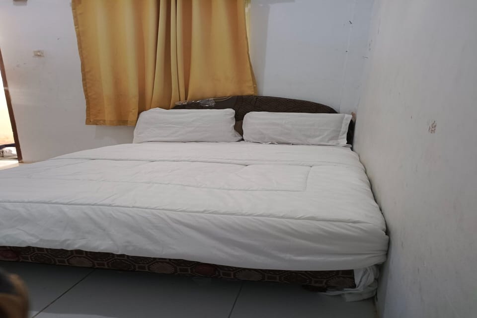 Basic Double Room | Bed sheets