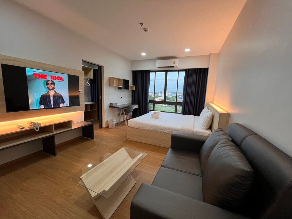 Basic Room | 1 bedroom, individually decorated, laptop workspace, blackout drapes