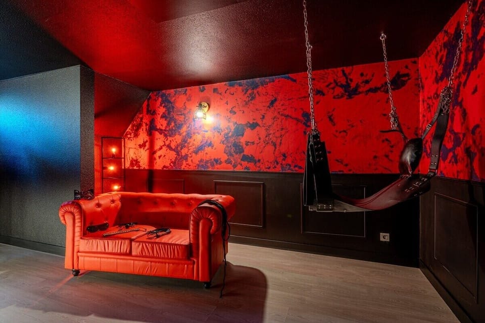 chambre rouge - pleasure of the senses
