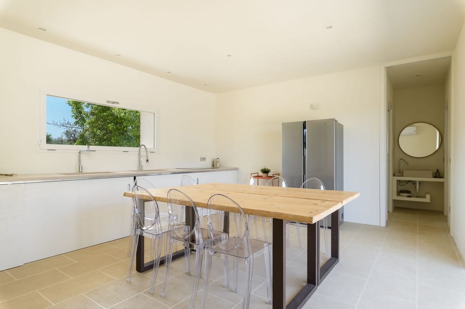Basic Villa | Private kitchen | Fridge, microwave, oven, stovetop