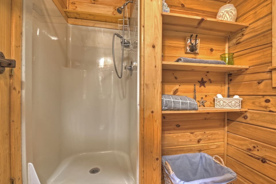 Stand up shower at this delightful Ellijay cabin rental
