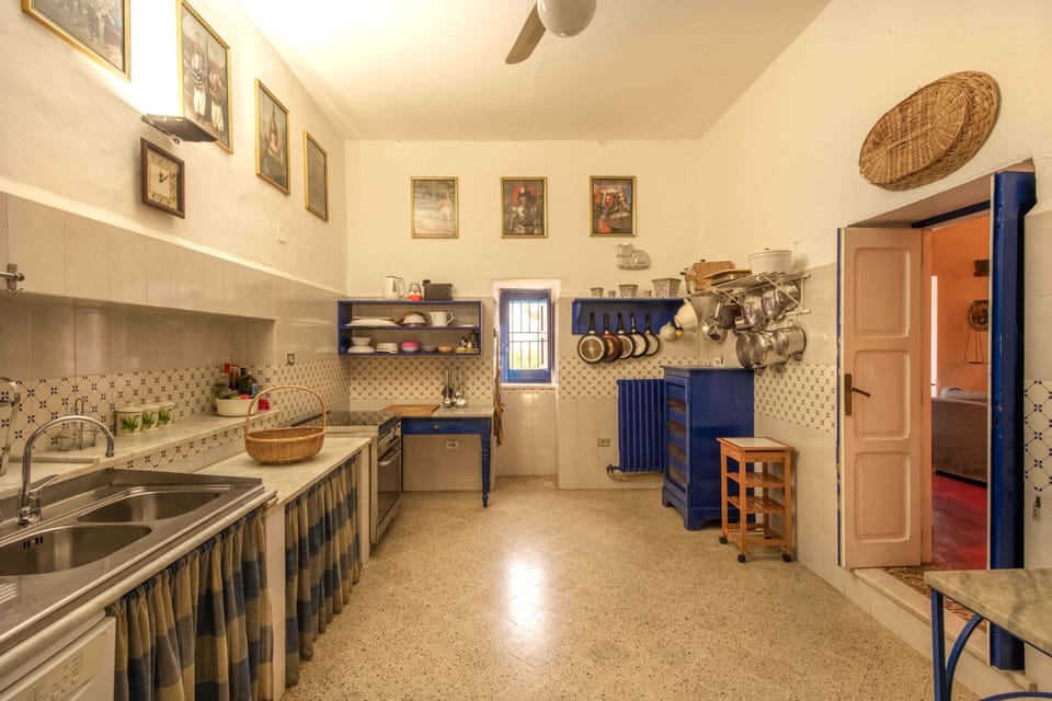 Deluxe Villa | Private kitchen | Full-size fridge, oven, stovetop, dishwasher