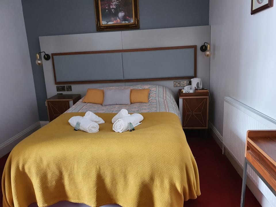 Basic Double Room, 6 Bedrooms | Premium bedding, memory foam beds, free minibar items, free WiFi