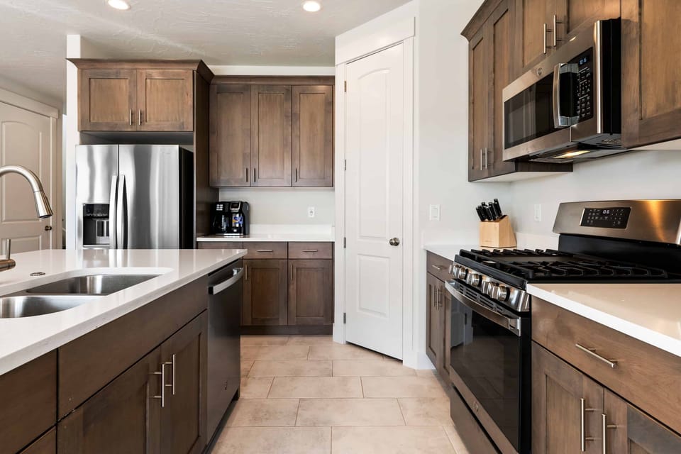 House, 5 Bedrooms | Private kitchen | Coffee/tea maker, fridge, oven, toaster
