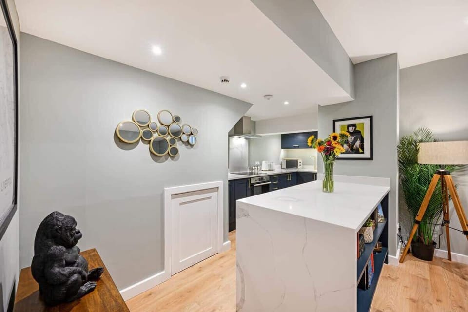 Catharine Quarters IV, Liverpool - Host & Stay