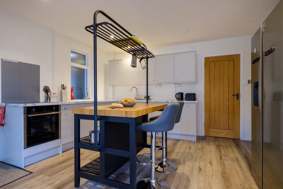 Fridge, dishwasher, electric kettle, toaster