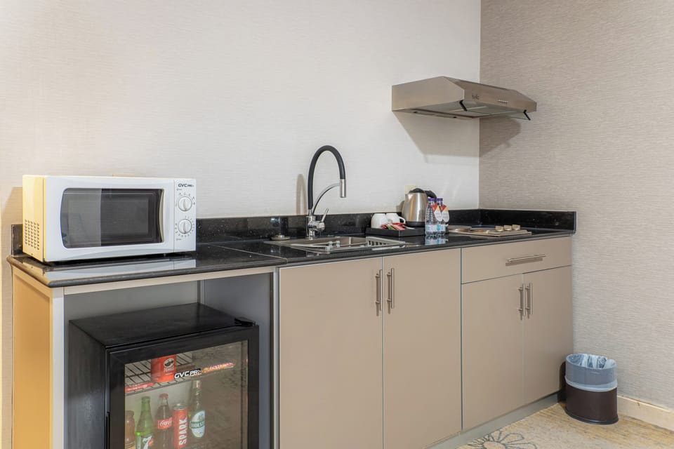 Deluxe Suite, 1 Bedroom | Frette Italian sheets, premium bedding, pillowtop beds