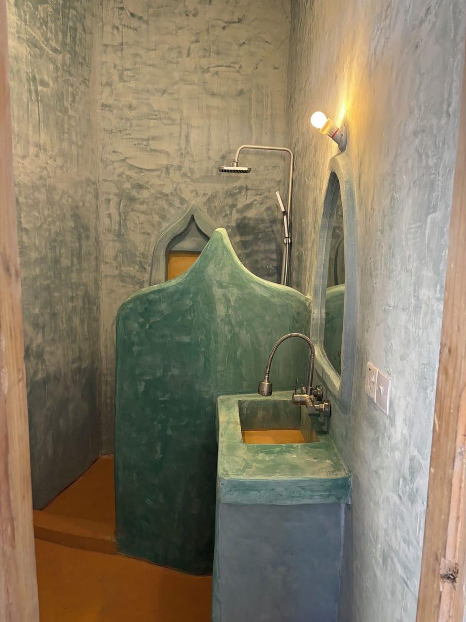 Double Budget Room | Bathroom | Towels