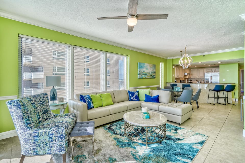 Open Floor concept provides enough space the entire family can enjoy. 