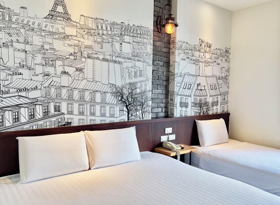Comfort Triple Room, Balcony | Desk, blackout drapes, free WiFi, bed sheets
