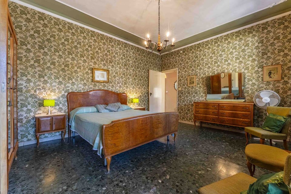 Autumn, Bedroom, Spring, Summer
