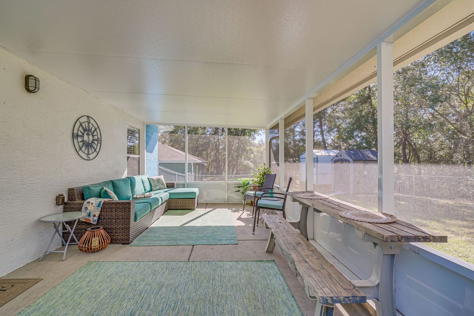 Screened Patio | Outdoor Seating
