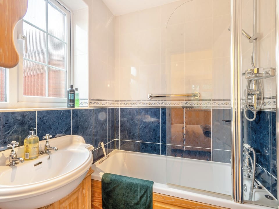 Bathroom | Twegan, Trunch