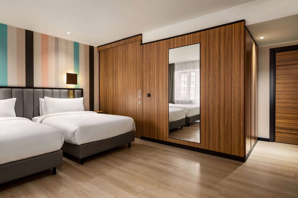 Standard Twin Room | In-room safe, soundproofing