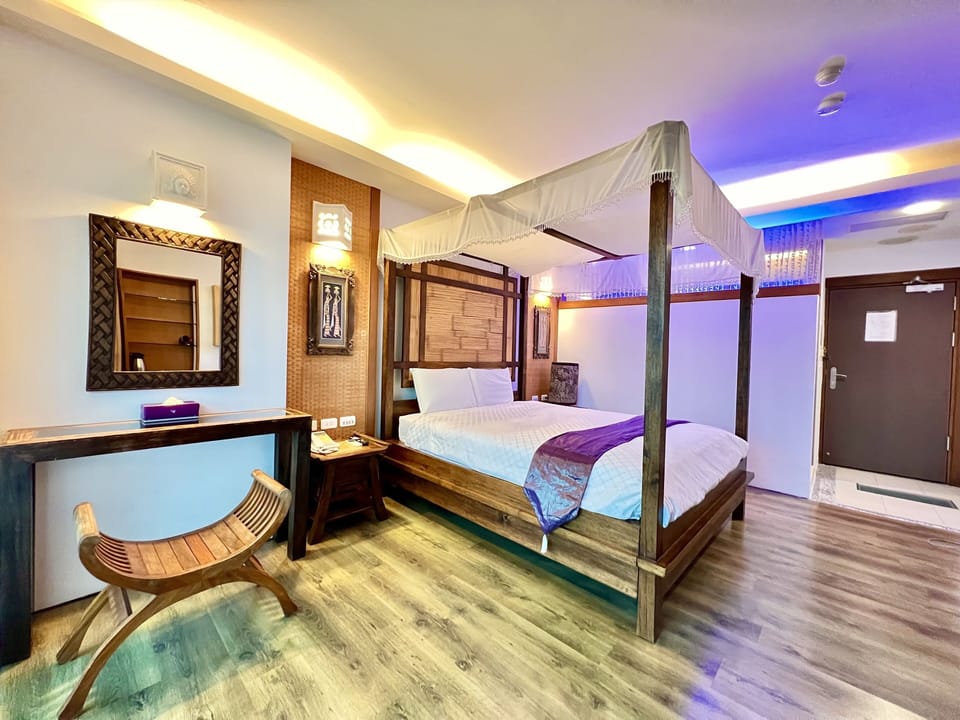 Deluxe Double Room | Down comforters, desk, rollaway beds, free WiFi