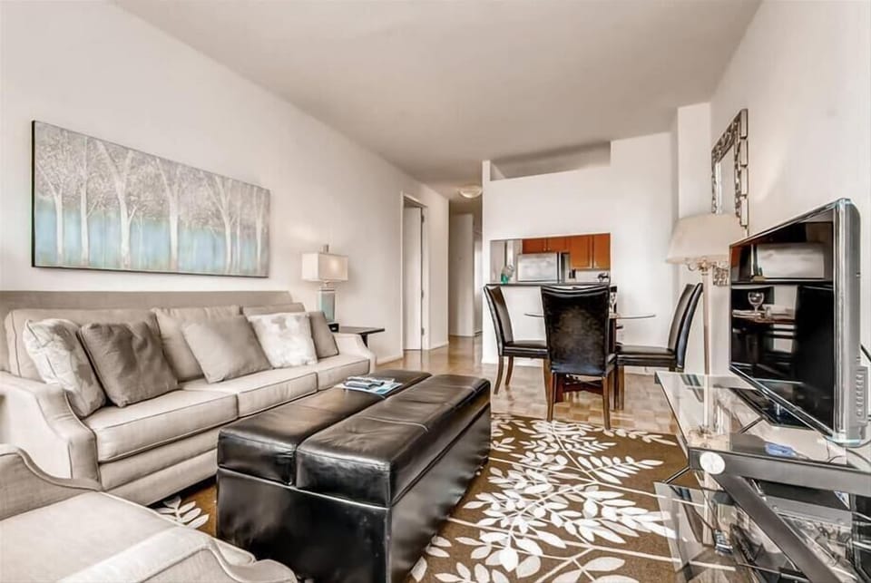 Upper East Side New York 1 Bedroom Living Room