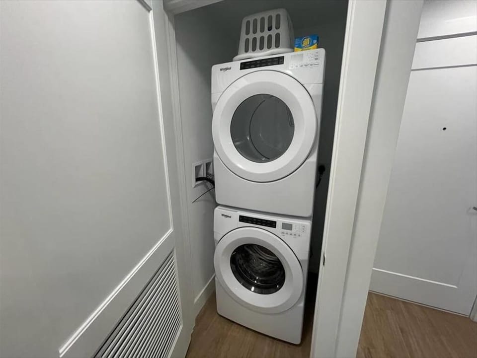 Miami 1 Bedroom Washer/Dryer