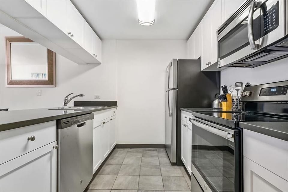 Hoboken 1 Bedroom Kitchen