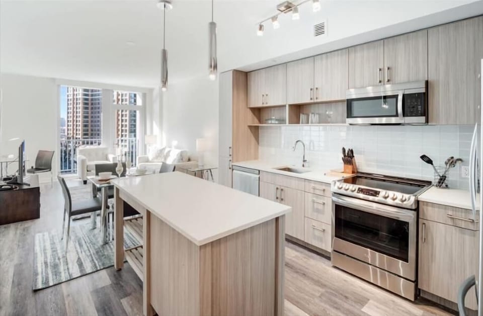 South Arlington Arlington 1 Bedroom with Balcony Kitchen