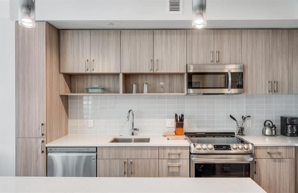 South Arlington Arlington 1 Bedroom with Balcony Kitchen