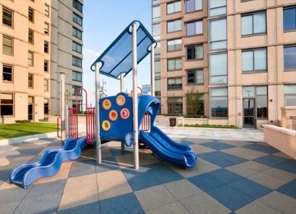 Jersey City 2 Bedroom River View