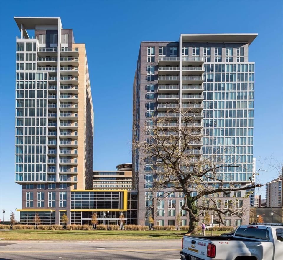 South Arlington Arlington 1 Bedroom Building Exterior