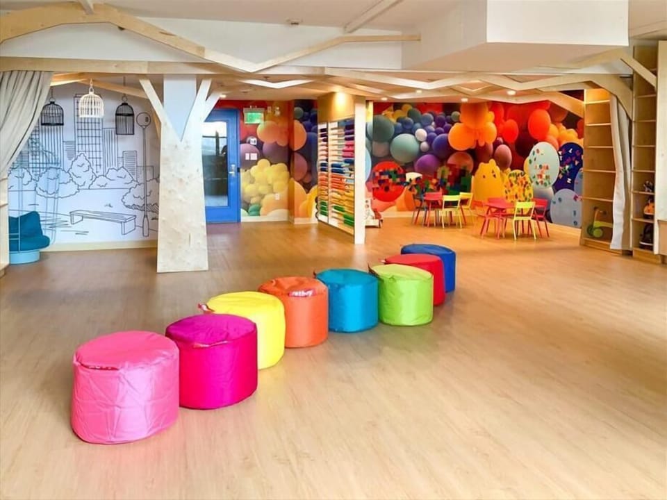 Hoboken 1 Bedroom Children’s Play Area