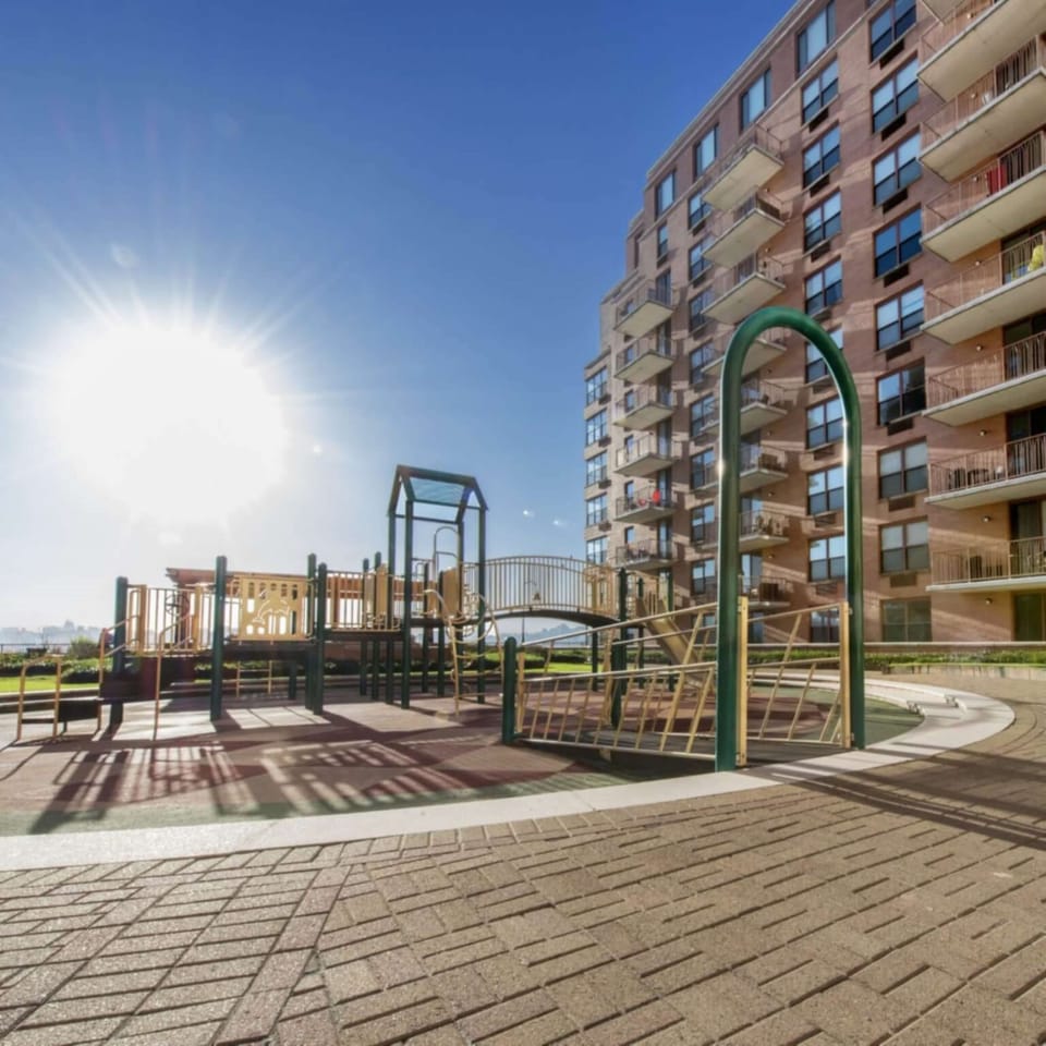 Hoboken 1 Bedroom Children’s Play Area