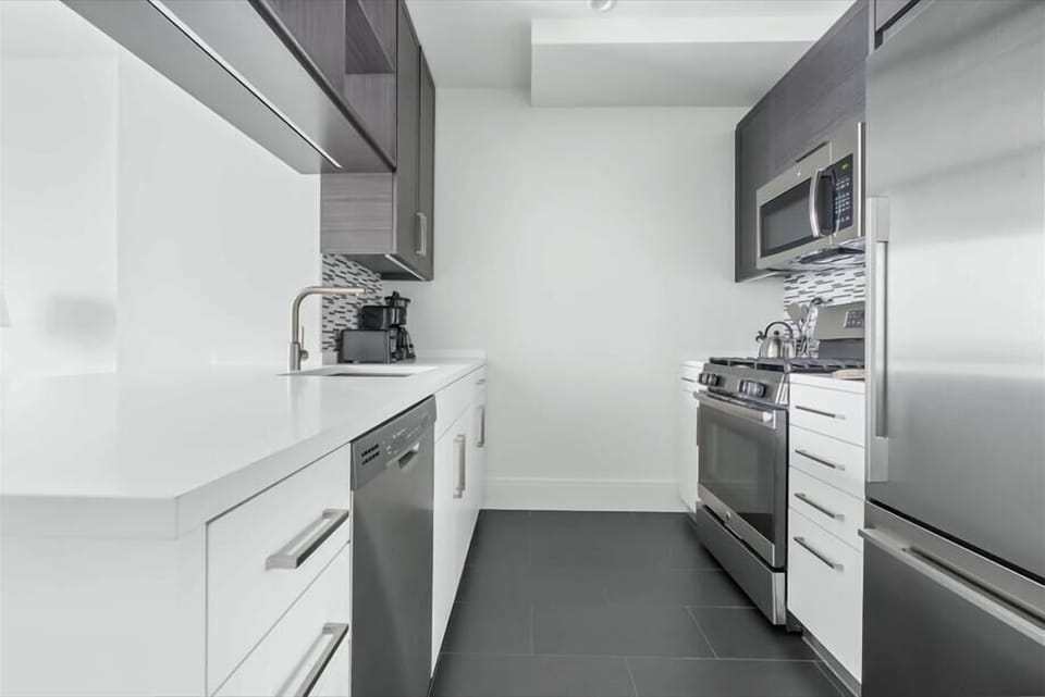 Midtown West New York 1 Bedroom Kitchen