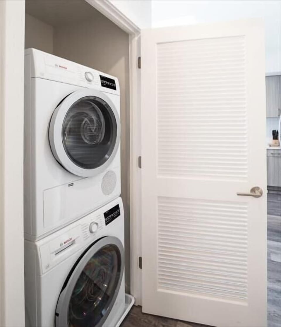 South Arlington Arlington 1 Bedroom Washer/Dryer