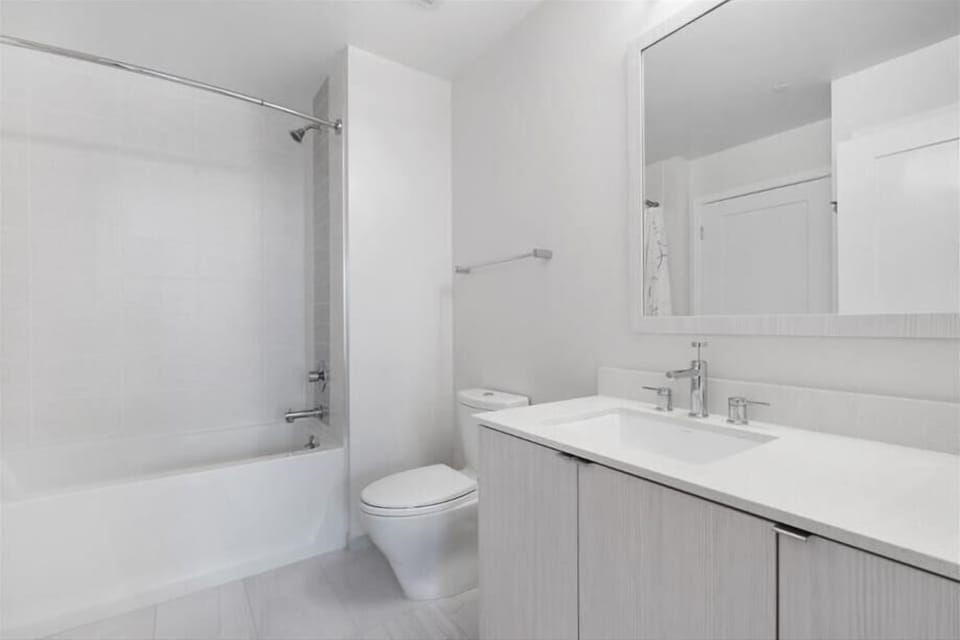 South Arlington Arlington 1 Bedroom with Balcony Bathroom