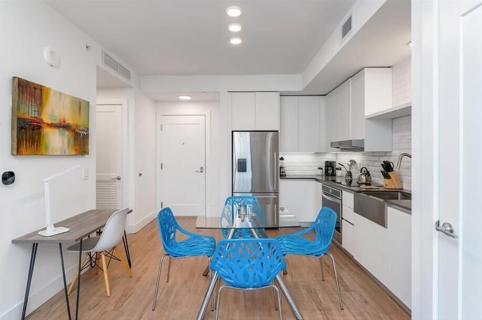 Miami 1 Bedroom Kitchen