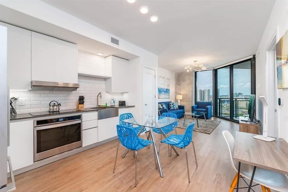 Miami 1 Bedroom Kitchen