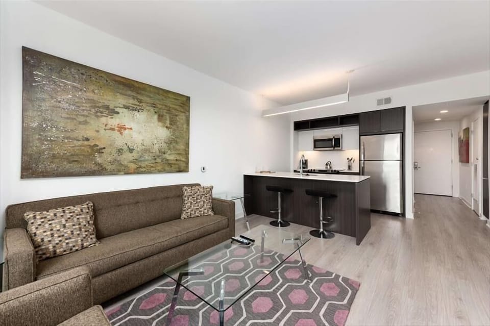Herndon/Reston Reston 1 Bedroom Living Room