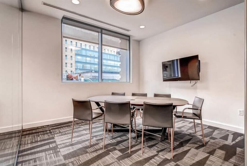 Cambridge 1 Bedroom Business Center