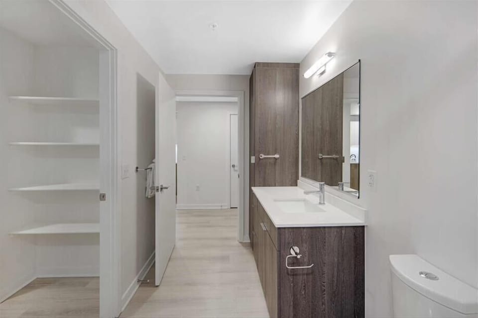 Noma Washington 1 Bedroom Deluxe Bathroom