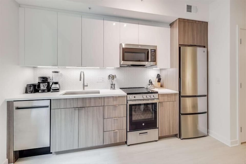 Noma Washington 1 Bedroom Deluxe w/ Balco Kitchen
