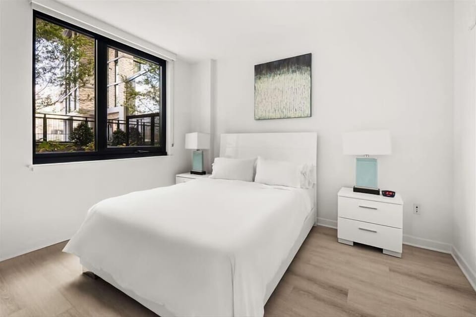Noma Washington 1 Bedroom Deluxe w/ Balco Bedroom