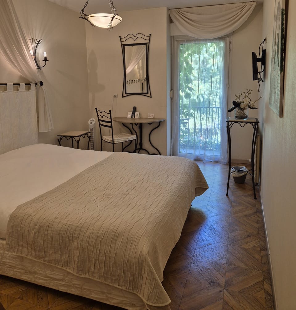 Superior Double Room | Desk, free WiFi
