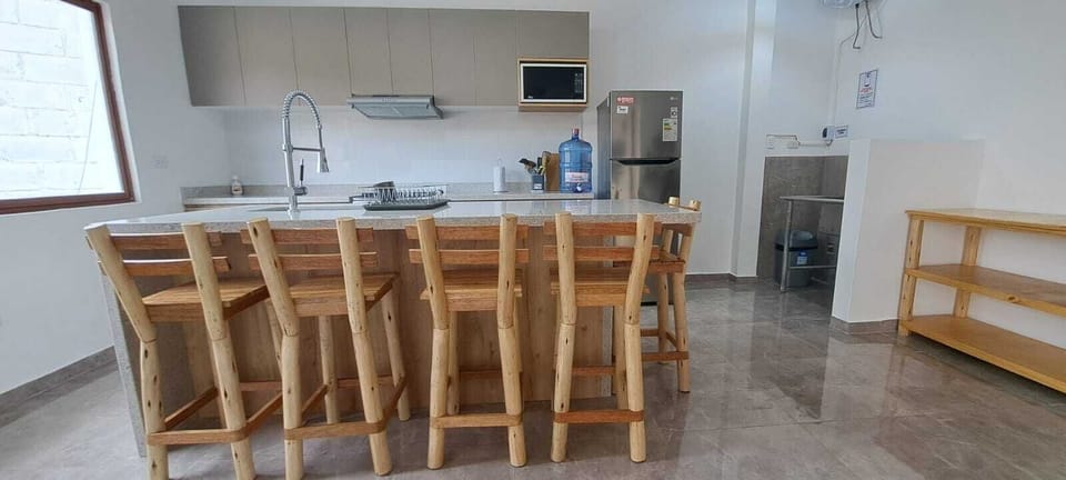 Family House, 4 Bedrooms, Pool Access, Ocean View | Shared kitchen | Cleaning supplies