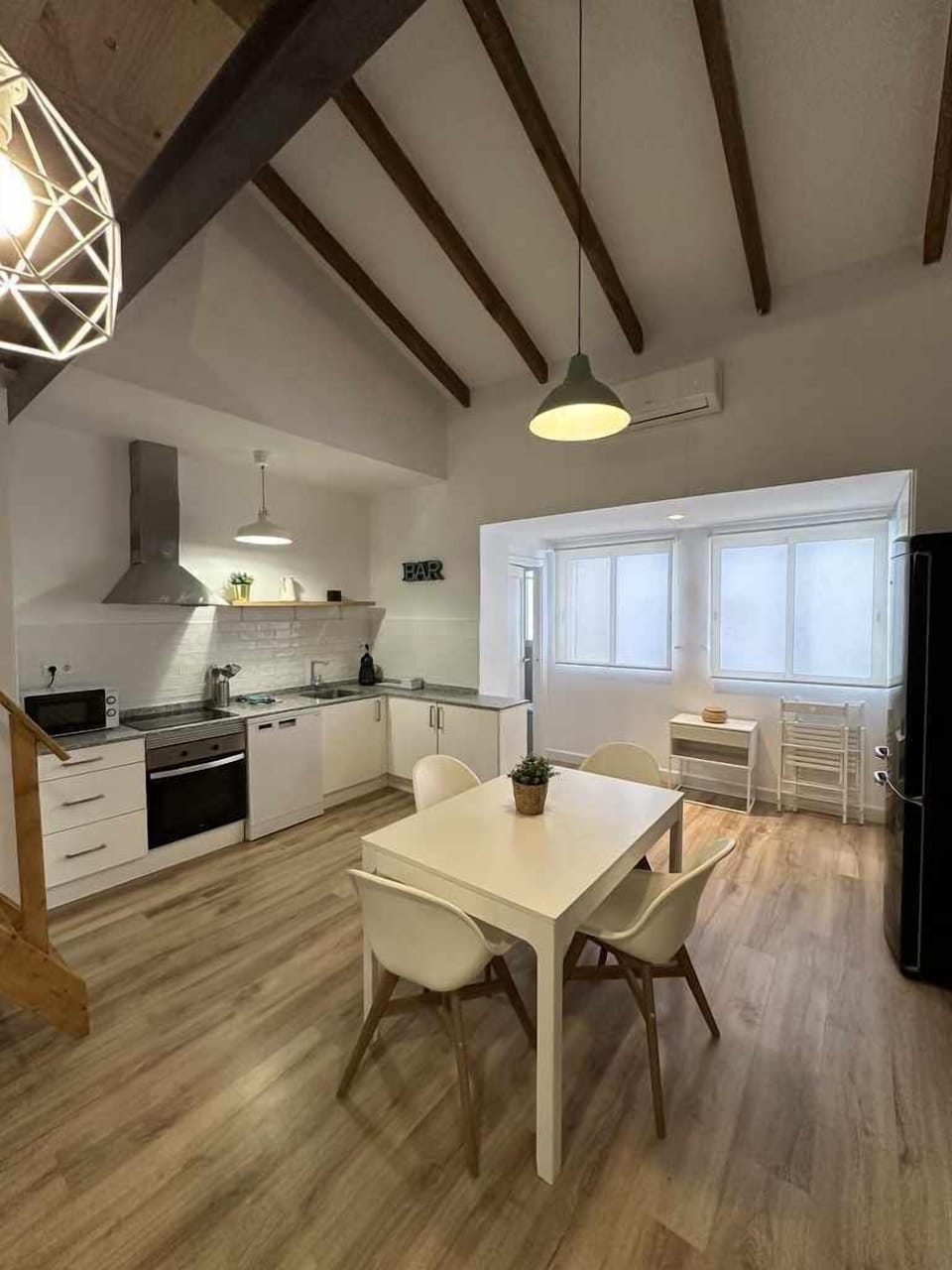 Kitchen or kitchenette,Dining area