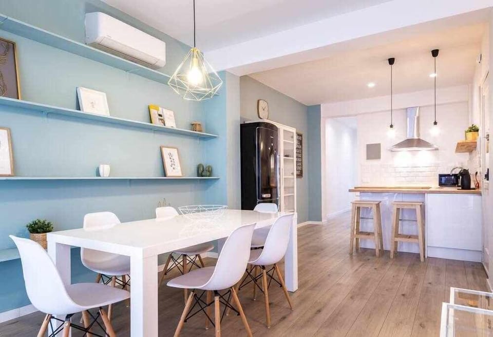 Kitchen or kitchenette,Dining area