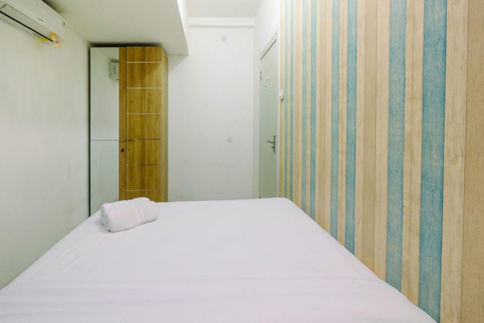 Standard Double Room | Desk, laptop workspace, bed sheets