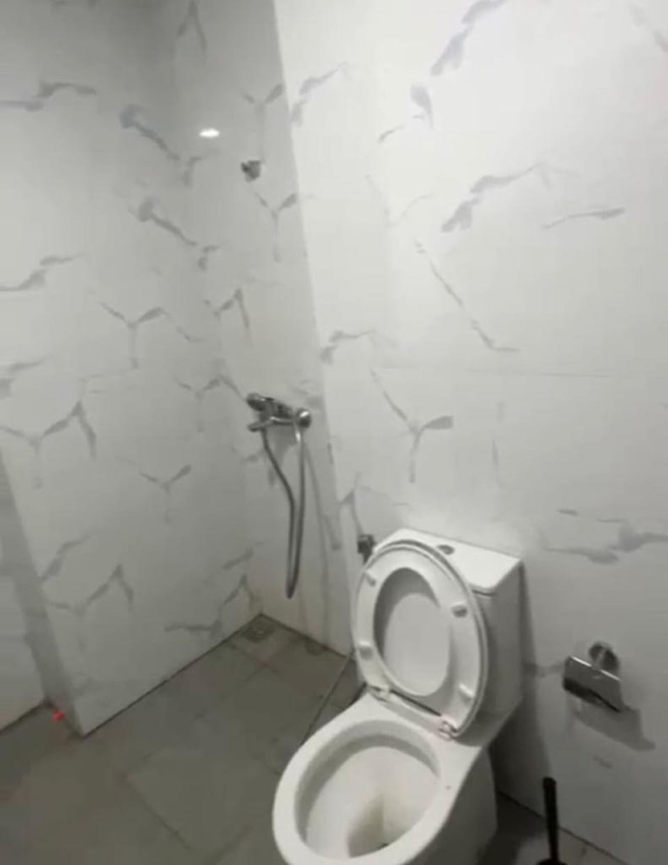 Deluxe Double Room | Bathroom | Shower, towels