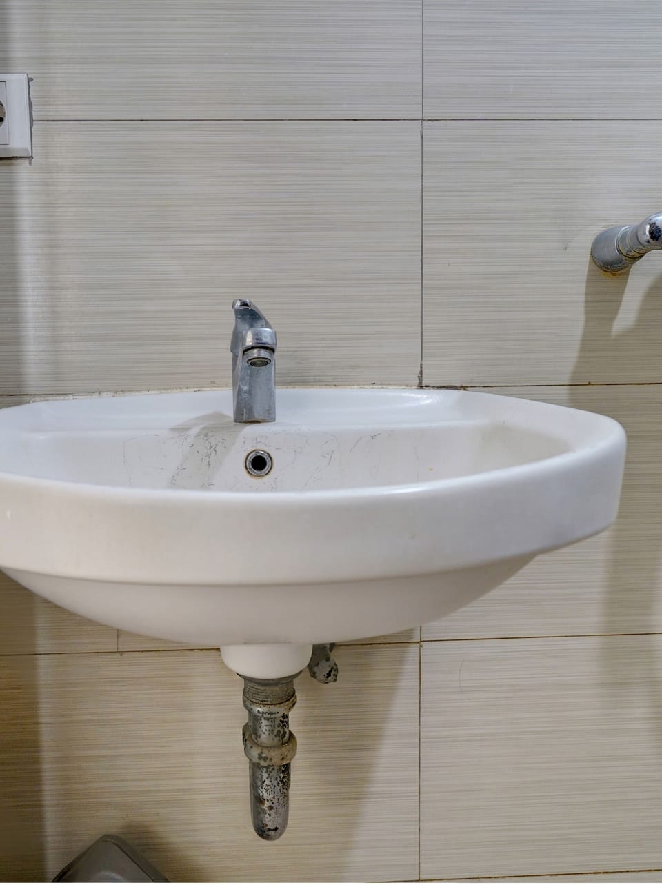 Deluxe Double Room | Bathroom | Shower, towels