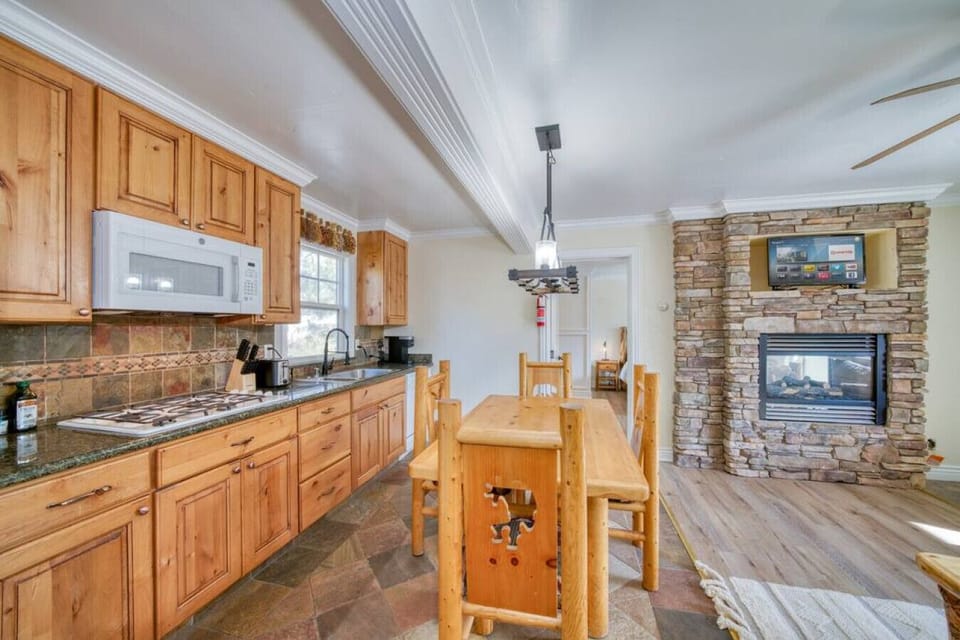 Fully stocked kitchen with all appliances.