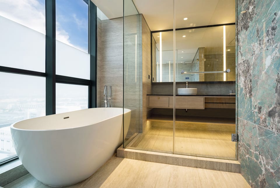 Studio (80 Double) | Deep soaking bathtub