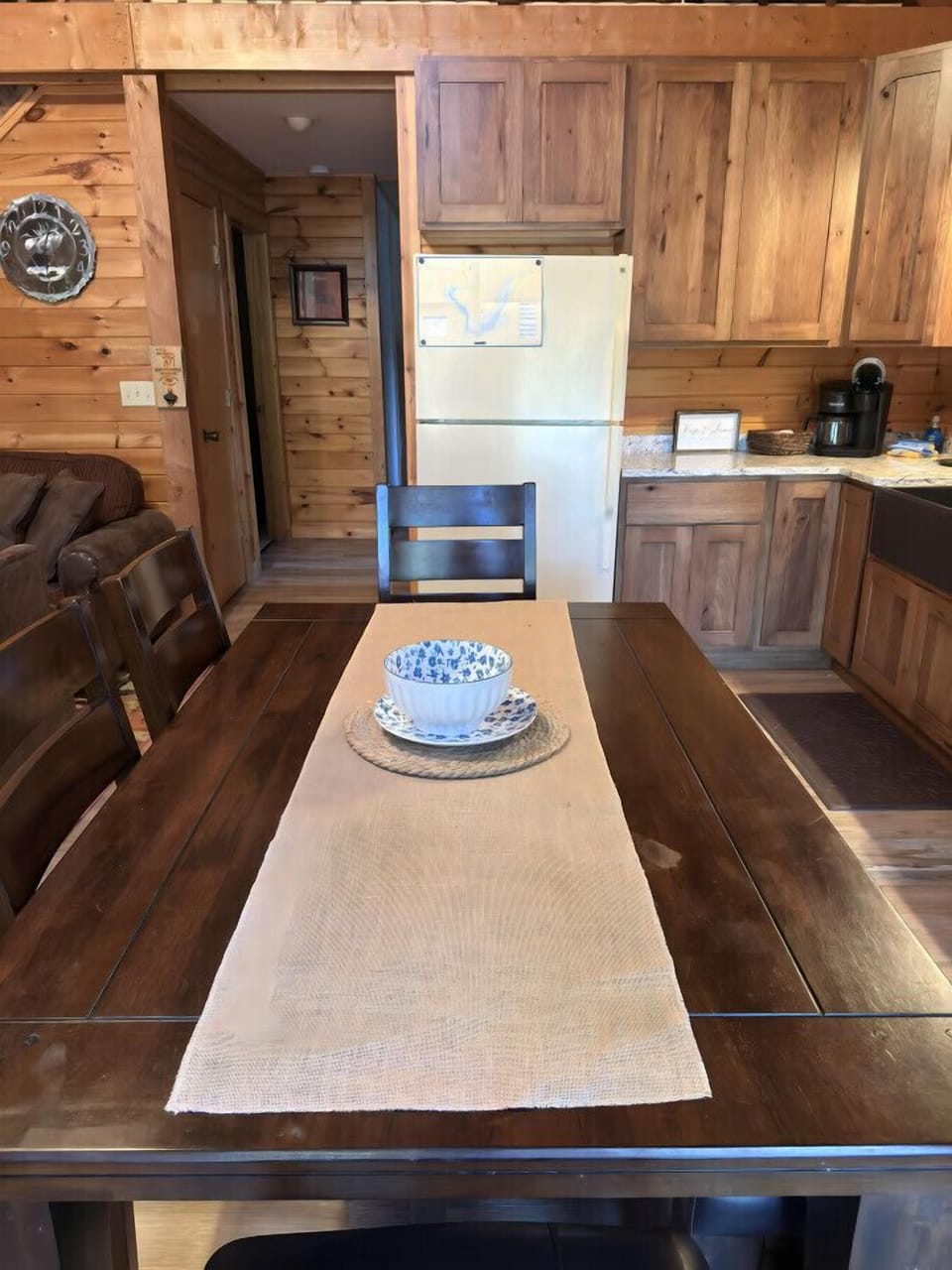 Dining area for up to 6